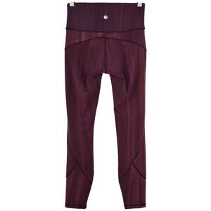 lululemon In Movement Tight 25" *Everlux Size 4 in Linear Spray Dye White Garnet